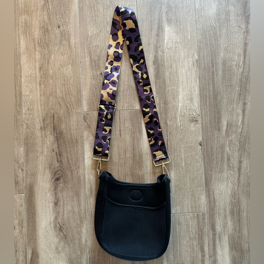 Ah Dorned Crossbody